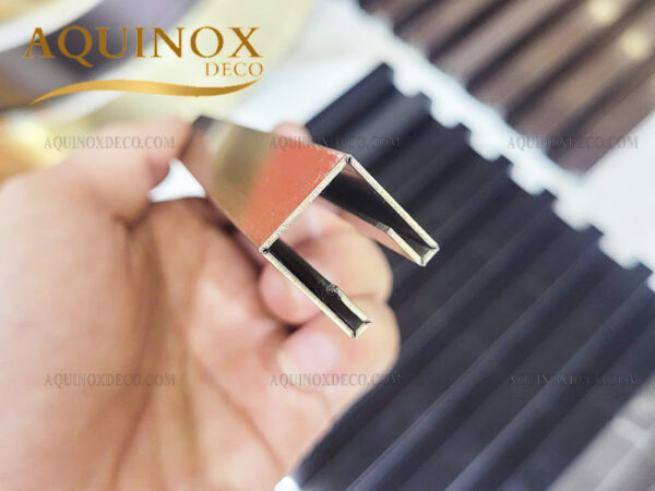 Nẹp U Inox Chụp Kính